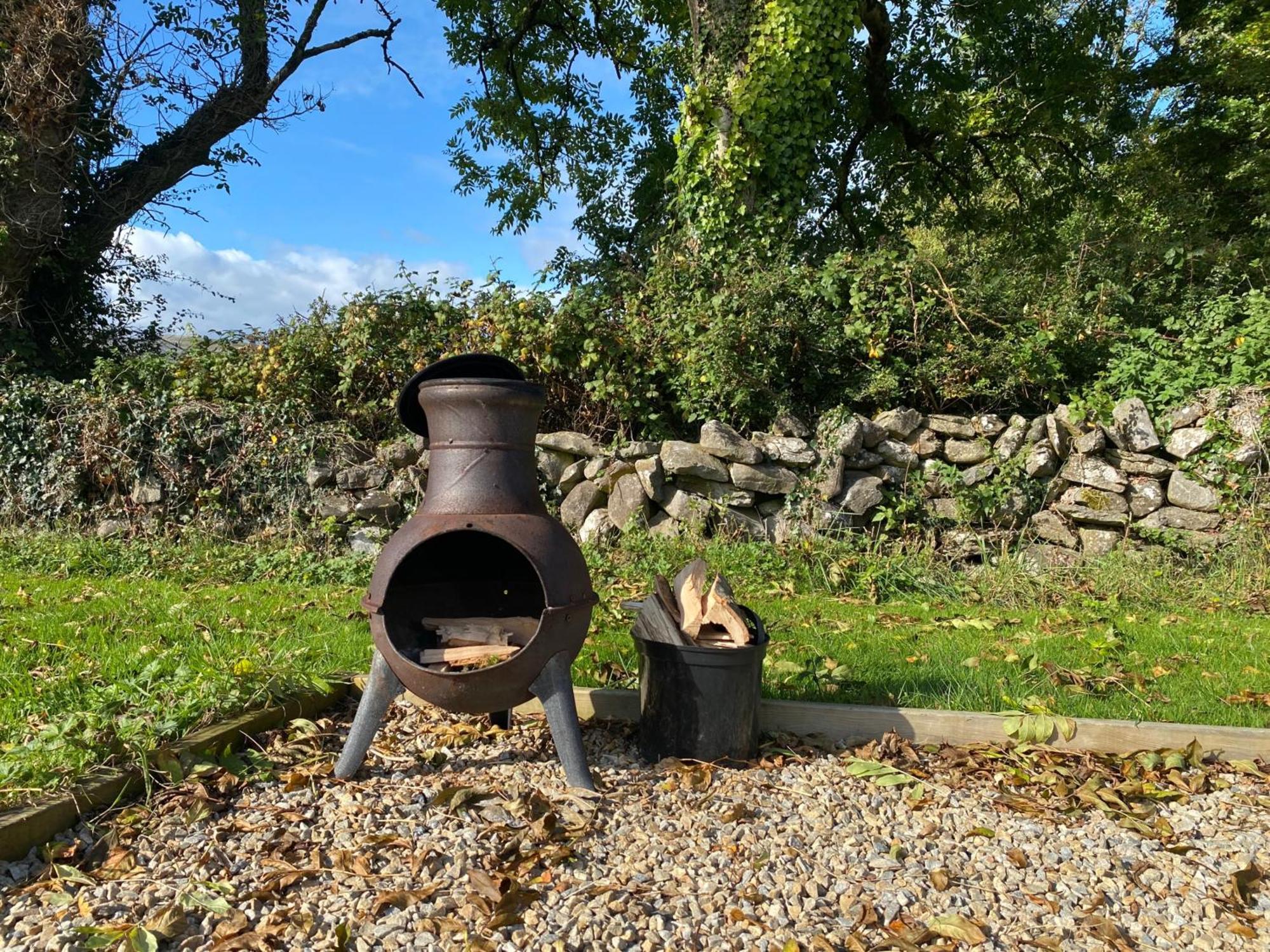 Boston Luxury Glamping Dome With Views Of The Burrenヴィラ エクステリア 写真